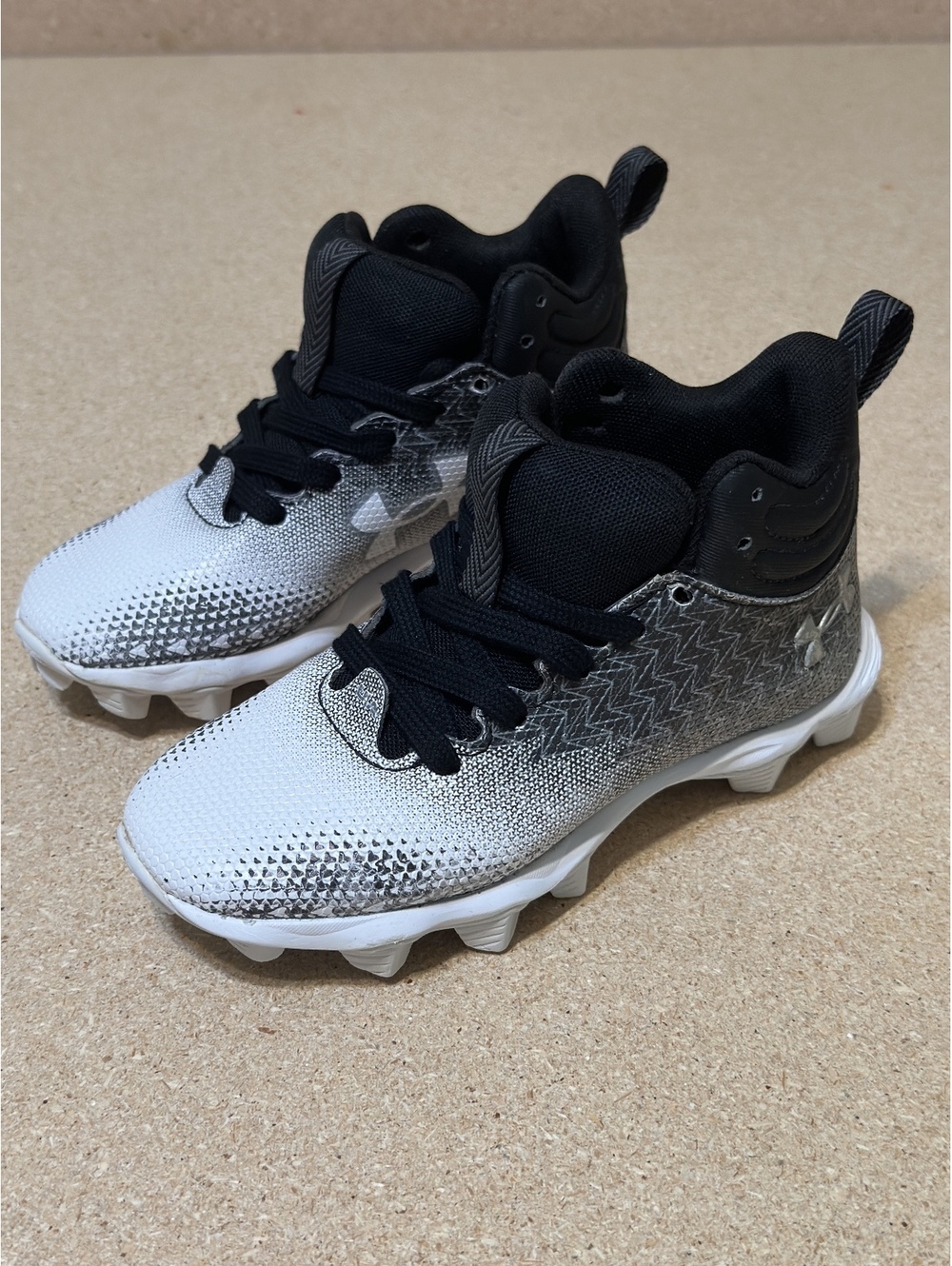Under Armour Spotlight Franchise 3.0 RM Jr 13K Football Cleats 3026344-001 - Picture 3 of 8
